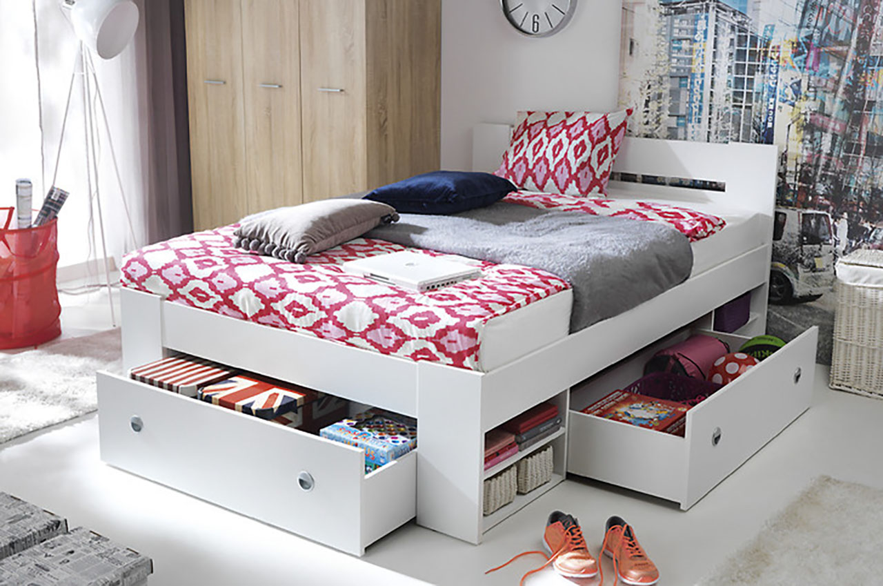How to arrange a very small teenager's room